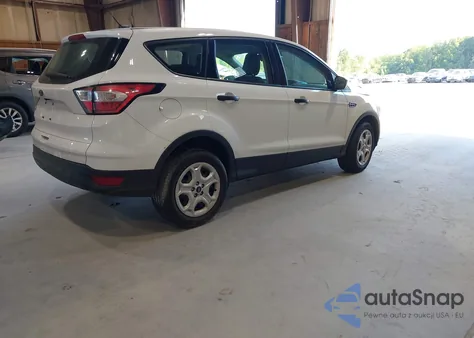 2018 Ford Escape S z USA, uszkodzony, nr VIN 1FMCU0F74JUD15217